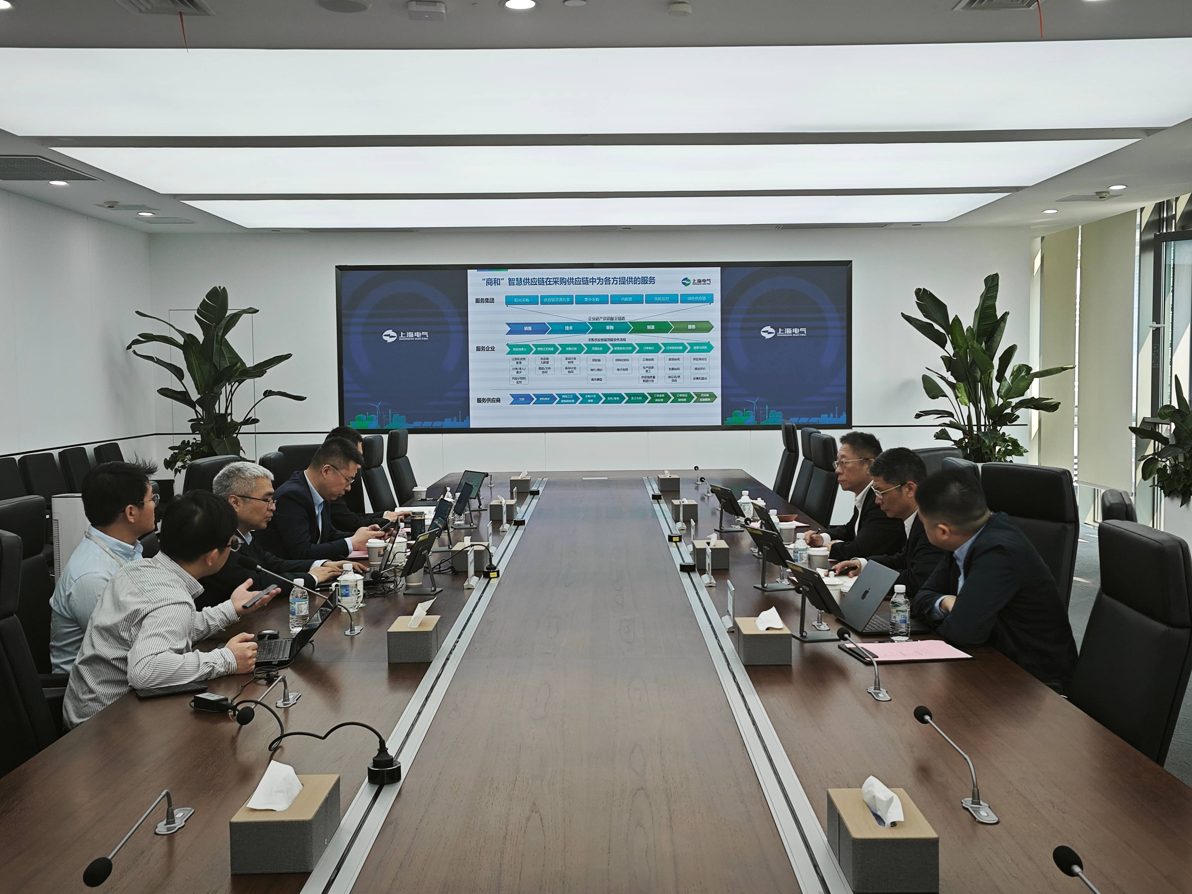 爱姆意科技集团董事长戴佩华调研上海电气集团数科公司